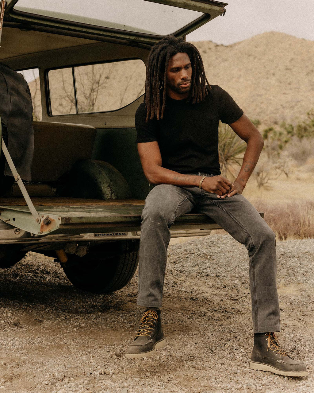 The Slub Tee in Black Indigo