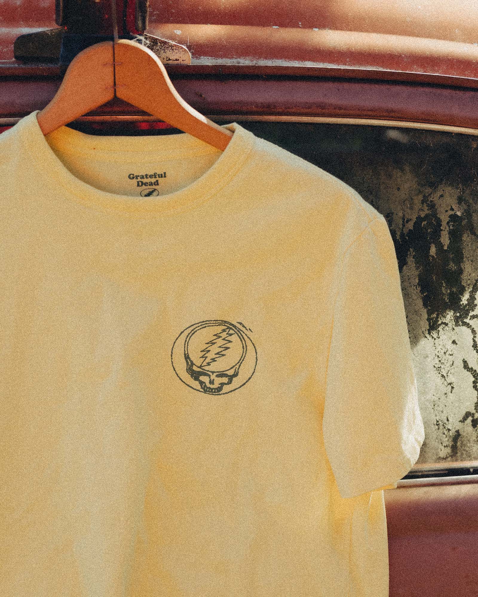 The Organic Cotton Tee in Lemon Stamp